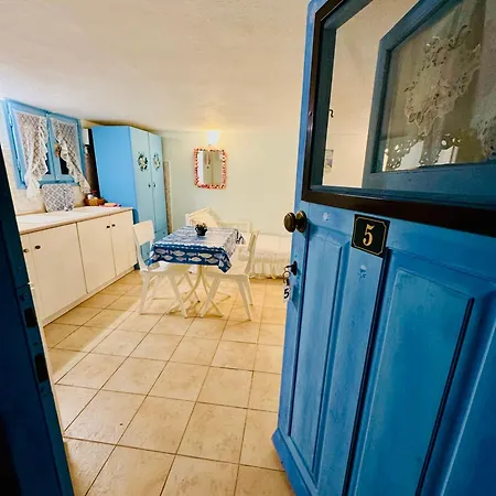Amalia House *